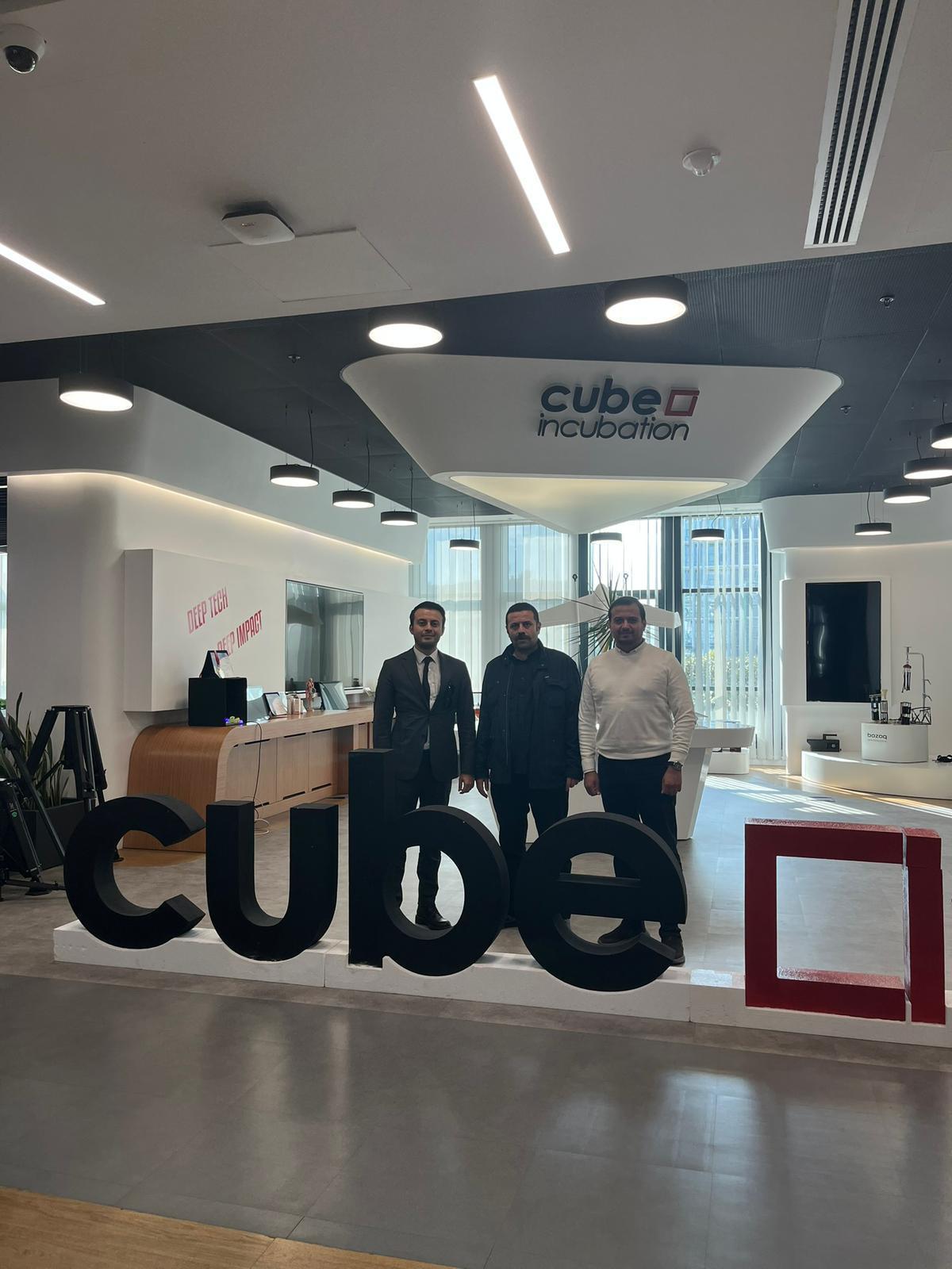 زيارة حاضنة Cube Incubation